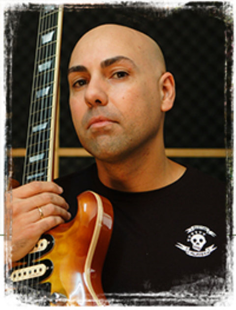 Entrevista al guitarrista Manu Herrera, el alquimista de las seis cuerdas