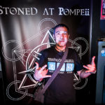 presentación Stoned at Pompeii Contrabajo 12 | Guitar Calavera