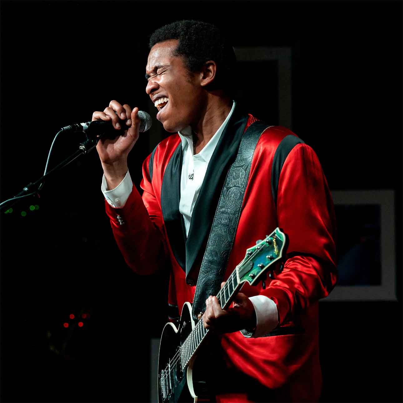 Solomon Hicks guitar